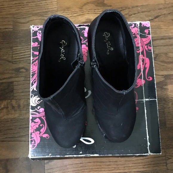 Black booties with wooden brown heel - Picture 2 of 5